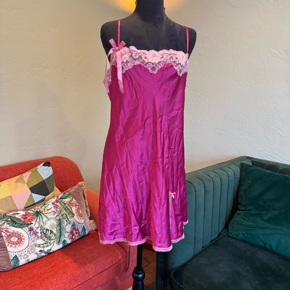 Victoria's Secret Pink Chemise with Lace Trim y2k vintage